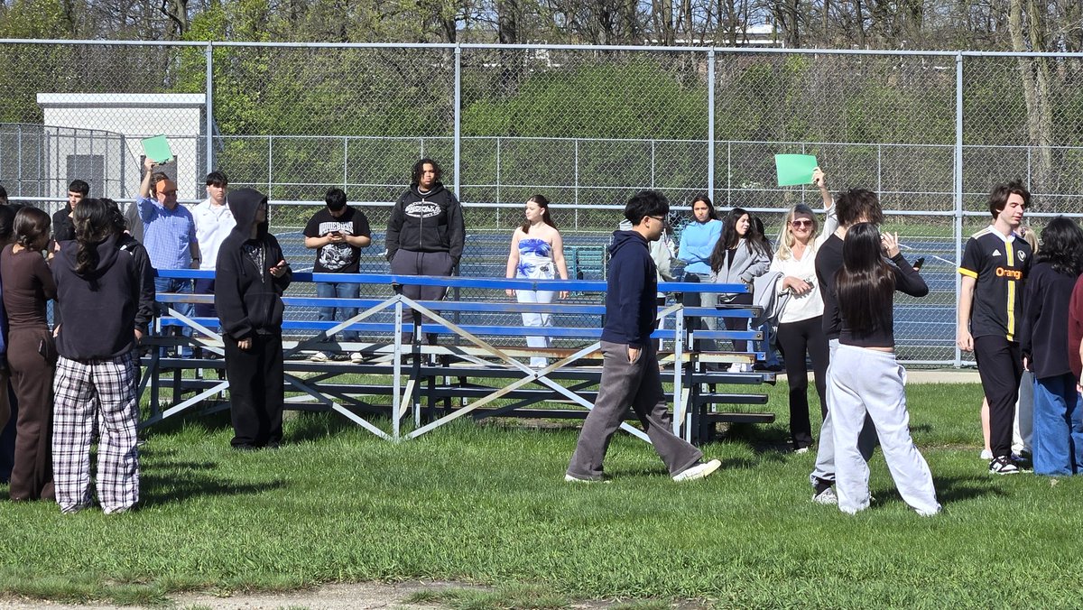 Fenton HS Dist. 100 tweet media