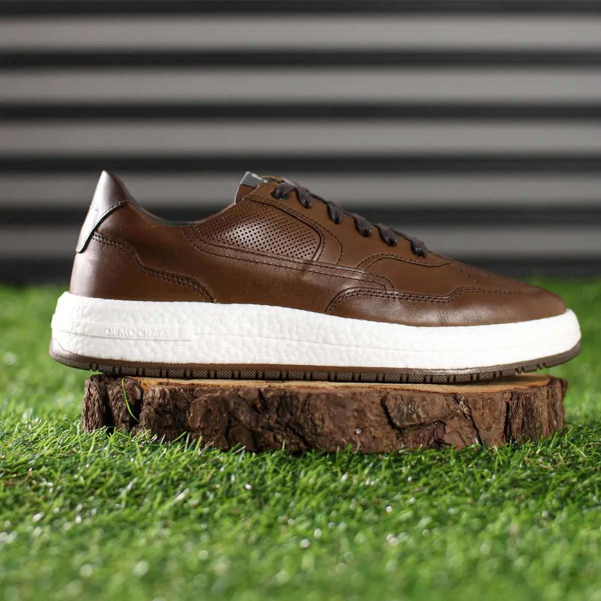 FucandoPromos's tweet image. ELEGÂNCIA EM CADA PASSO

👟 Tênis Democrata Drake Pulse 

💰 De: R$ 399,99 
💸 Por: R$ 213,12 
📉 Desconto: 46% OFF

🏷️ Cupom: MELIACHA

🔗 Confira: meli.la/1ari75e

 #democrata #calcados #modamasculina #estilo