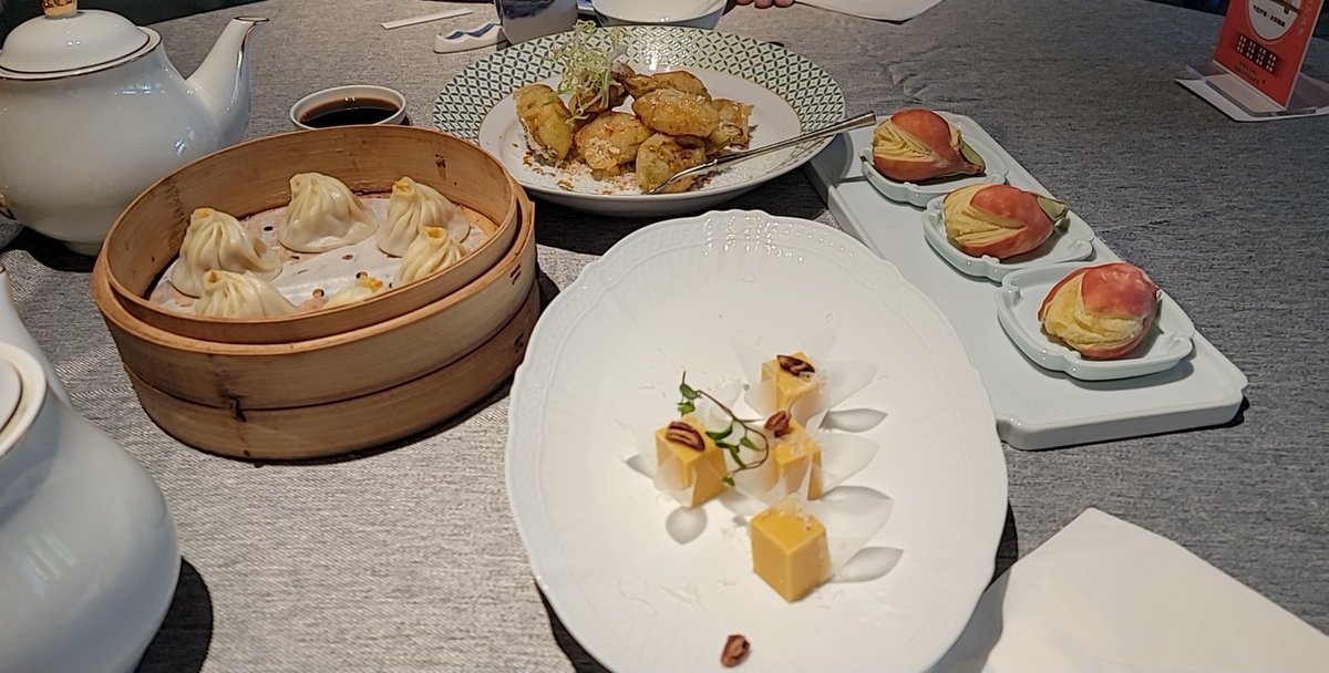 HHQLZ_999 tweet media