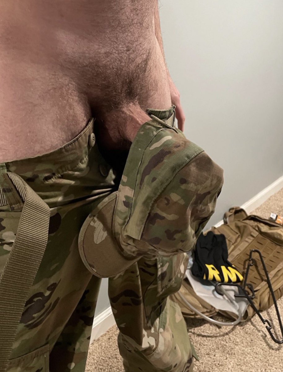 DocNickJohnon's tweet photo. Anyone looking for a place to put their hat? #gaysoldier #gayarmy https://t.co/jgDOuzCaZv