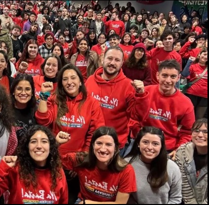 <a href="/indignadoxd/">INDIGNADO</a> Esa remera del ¡Ya Basta! es la agrupación de <a href="/ManuelaC22/">Manuela Castañeira</a> 
Esa es la "democracia" que quieren los zurdos: "Si no pensas como yo, no tenes los mismos derechos."

El recto tiene que pedirle explicaciones a Manuela Castañeira porque su agrupación no deja ingresar a un estudiante a