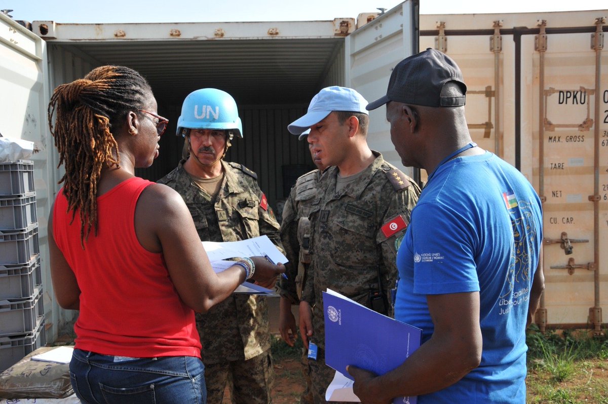 ahmedfachfouch's tweet image. #Tunisian peacekeepers 🇹🇳 are supporting the deployment of electoral materials in #CAR for the April 26, 2026 elections, providing logistics and security alongside @UN_CAR  to help ensure a peaceful and transparent vote