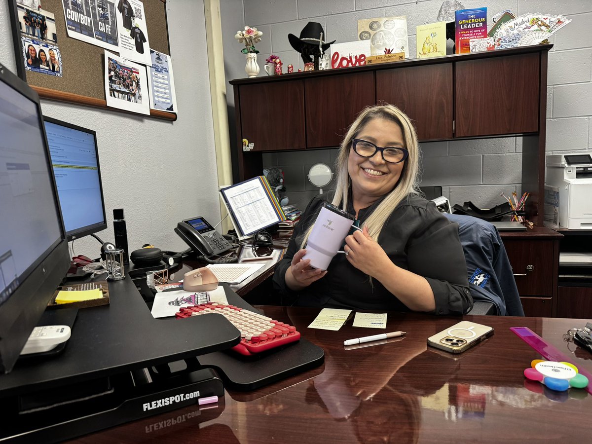 WalterEClarkeMS's tweet photo. Need help with your registration? Email Ms. Flores at lflore10@sisd.net or stop by and visit! She is more than happy to help you. @JEstrada_CMS @FJordan_CMS https://t.co/ot9CRoQVg9
