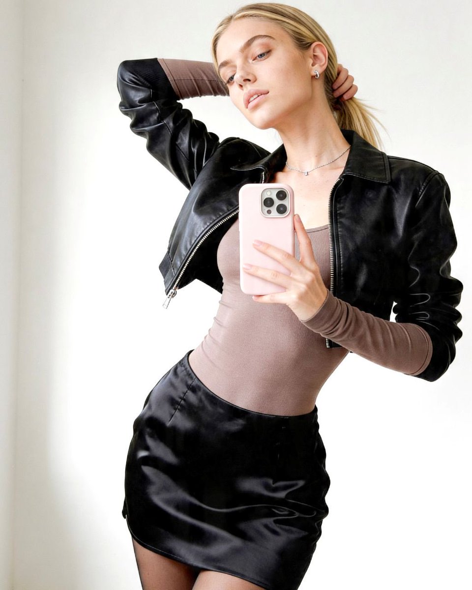 Nala_Knight_'s tweet photo. #ootd https://t.co/DS7tQUjlzC
