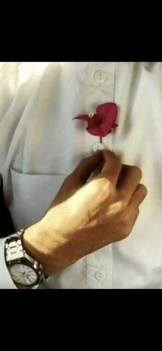 YunusEmre52642's tweet image. Rengin sararmış dardasın, Olası bir sevdadasın, Sevinç dolu gözlerinde, Esen saçın tellerinde,, #rose ) cümlelerin baş harflerinde rose var bilgin olsun 🌹🤝