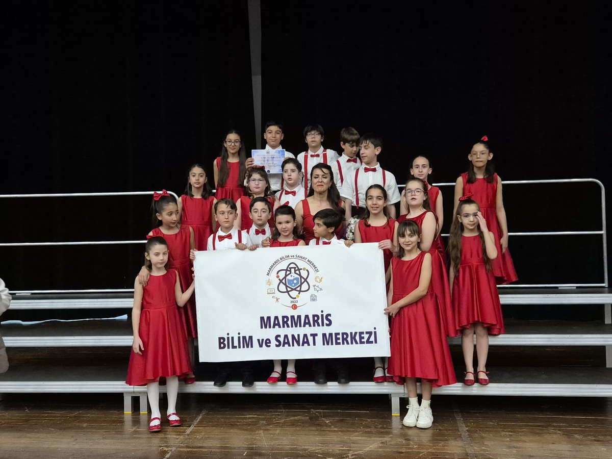 MarmarisBilsem's tweet photo. 🎶 Ankara’da Gurur Dolu Anlar!
Müzik Bölümü öğrencilerimiz, Ankara’da düzenlenen Çocuk Koroları Festivali’ne katılarak kurumumuzu başarıyla temsil etti. 🎤✨
Öğrencilerimizi ve emeği geçen öğretmenlerimizi tebrik eder, başarılarının devamını dileriz!
#Müzik #ÇocukKorosu #Festival https://t.co/dRXF7lDFst