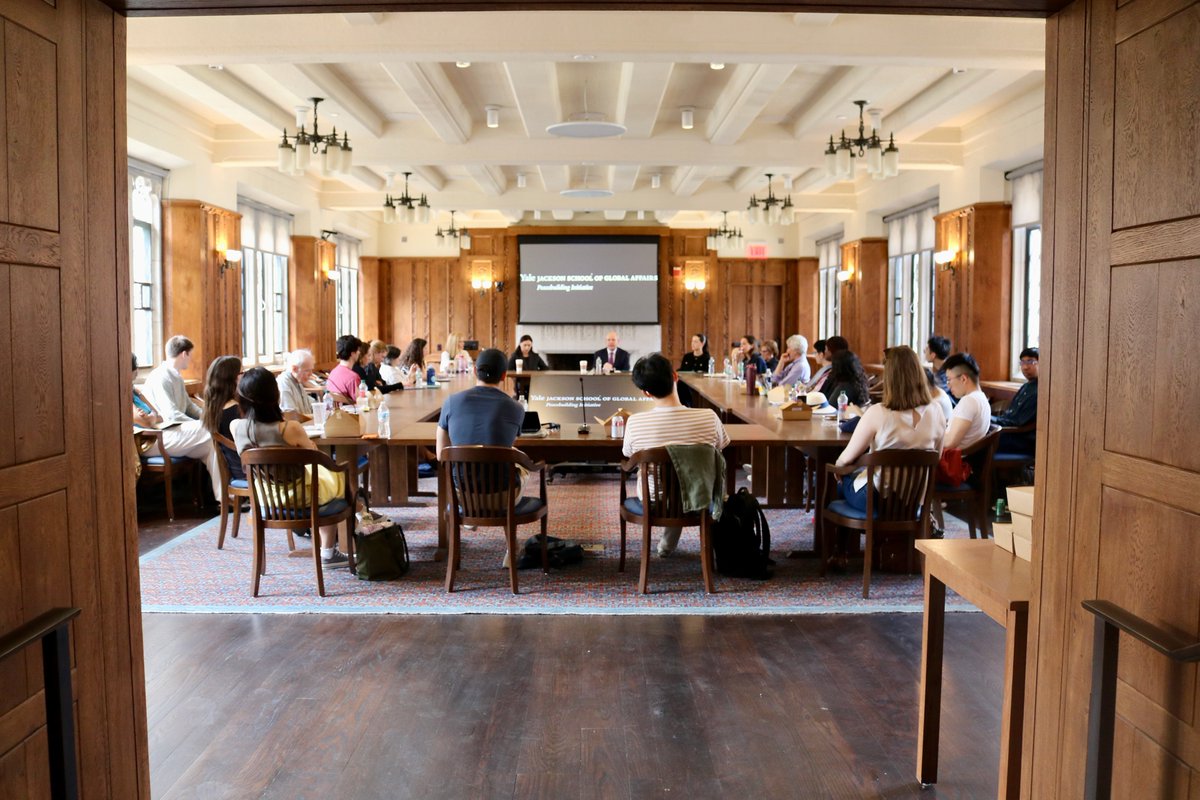 yalejacksonsch's tweet image. 🇺🇳 What are the challenges facing the UN and multilateral institutions today?

#YaleJackson's #PeacebuildingInitiative hosted Fergal Mythen (@irishmissionun @irelandambun) for a conversation on the state of multilateralism and a candid discussion with students. #Yale @Yale