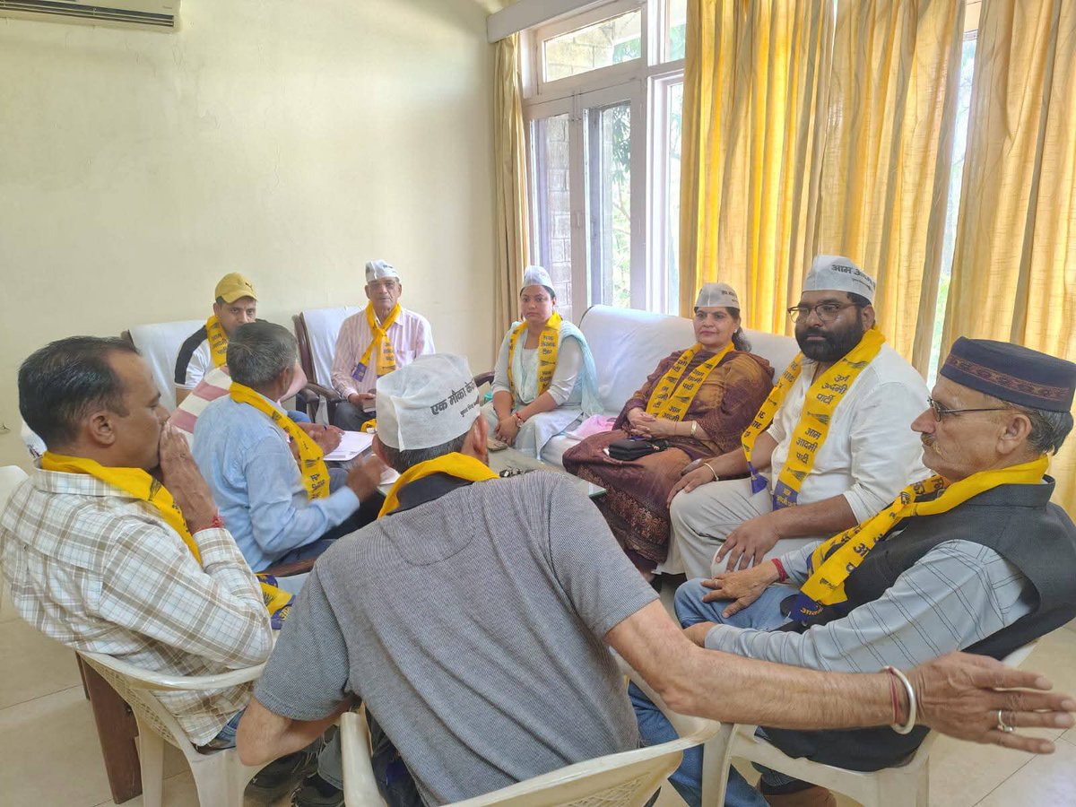 झंडूता विधानसभा (बिलासपुर) में कार्यकर्ता बैठक सफलतापूर्वक संपन्न।

जोनल सह प्रभारी श्रीमती Chhaya Tiwary जी के नेतृत्व में संगठन लगातार मजबूत हो रहा है।

#हिमाचल_में_भी_केजरीवाल
<a href="/AamAadmiParty/">AAP</a> 
<a href="/ArvindKejriwal/">Arvind Kejriwal</a> 
<a href="/SandeepPathak04/">Dr. Sandeep Pathak</a> 
<a href="/MLARituraj/">RITURAJ JHA</a> 
<a href="/AAPKaAjayRajput/">Ajay Rajput</a>