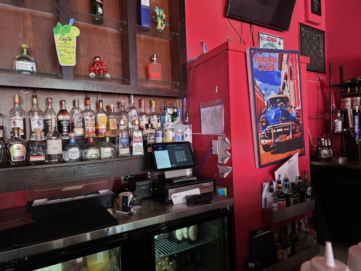 SteveB_Shift4's tweet photo. SkyTab POS is right at home in Las Palmas Restaurant in Mt Dora! 🇨🇺 @SkyTabPOS @Shift4 https://t.co/iCyAZq6ERo