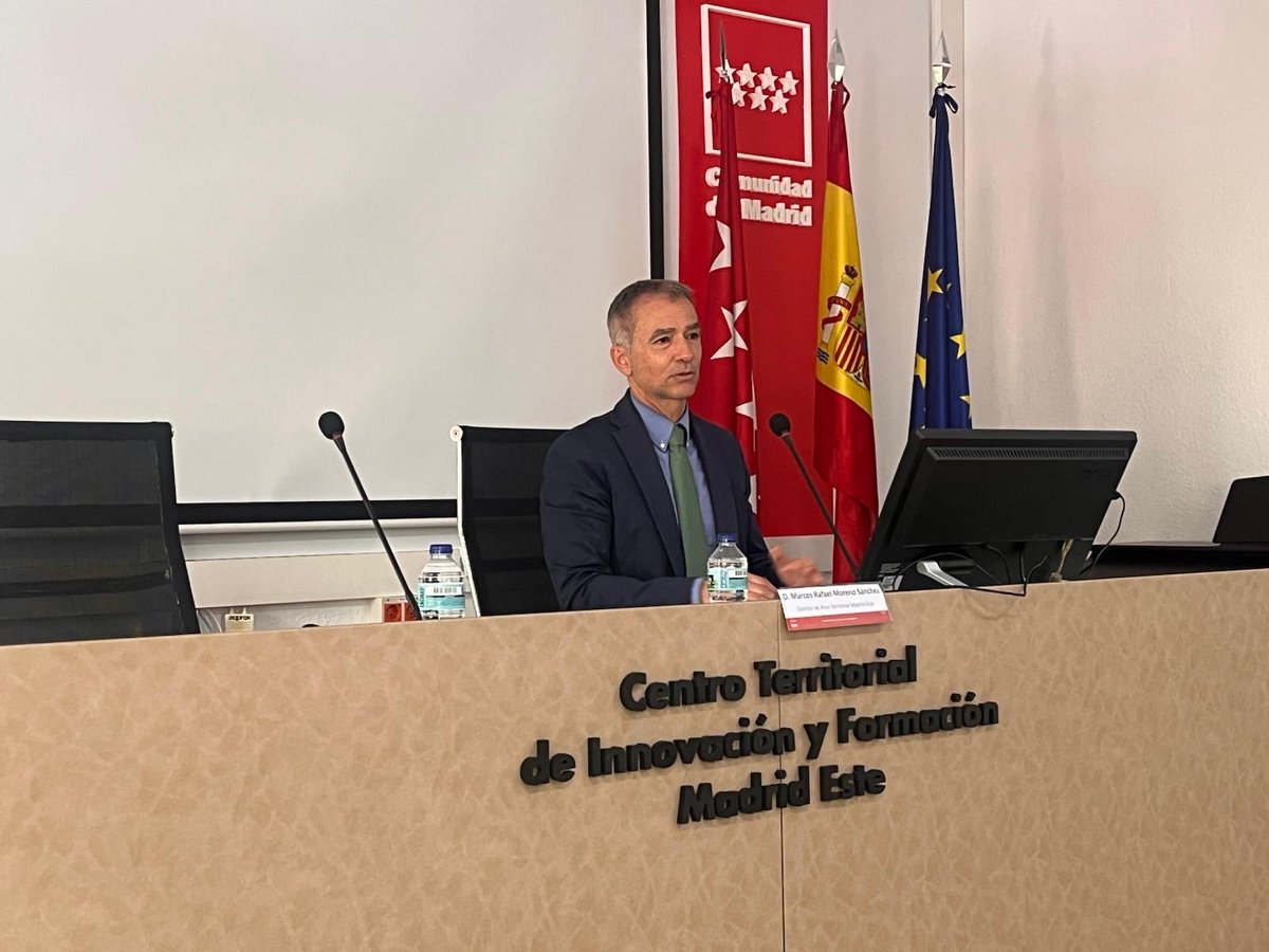 MTDHF's tweet photo. El DAT Madrid Este, Marcos Moreno, clausura el curso HERENCIA CULTURAL EN EL AULA con una ponencia sobre la obra de Cervantes y su contexto filosófico. Mil gracias por una tarde llena de conocimiento en el #CTIFMADRIDESTE https://t.co/BYE1fJMxfX