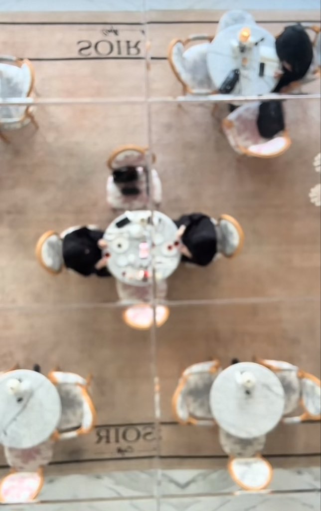 ابي اروح الخبر عشان ذا الكوفي خياااال🥹
يالييييييت يجيبون نفس الفرع في جدة جنبنا 🩵