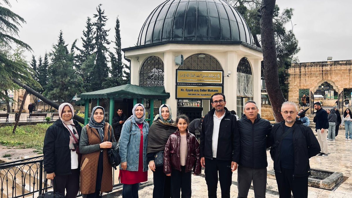 onurihekimoglu's tweet photo. Hafta sonunu tarihin kalbinde, Şanlıurfa ve Gaziantep’te geçirdik! 
​Öğrencilerimizle hem eğlendik hem de kültürel mirasımızı yerinde keşfettik. Bu unutulmaz deneyimde emeği geçen öğretmenlerimize ve katılan tüm öğrencilerimize teşekkür ederiz. ✨

İşimiz Eğitim &amp; Gücümüz Öğrenci https://t.co/2gHfJiPEbQ