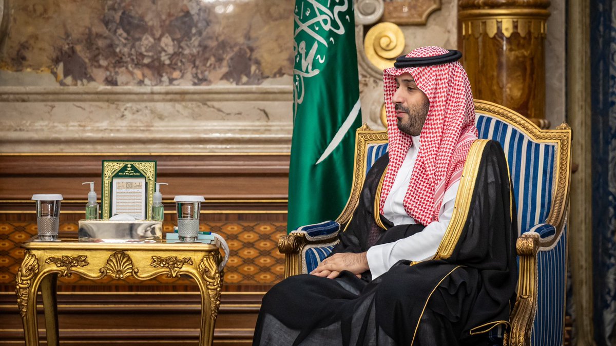 QUSAY_NOOR_'s tweet image. President Ahmad al-Sharaa met in #Jeddah with His Royal Highness Prince Mohammed bin Salman Al Saud, Crown Prince and Prime Minister, during an official visit to the #SaudiArabia.

The two sides held a meeting in the presence of officials from both countries, discussing bilateral