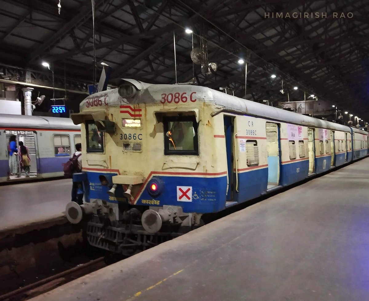 chauchaubhath's tweet image. I walk the #Mumbai #street . 😍