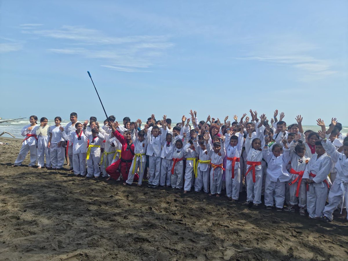 cetis_151's tweet photo. ‼️Felicitamos a nuestros alumnos  que obtuvieron el 🥇primer lugar en el campamento de taekwondo 2026‼️ https://t.co/YhNv4XF762