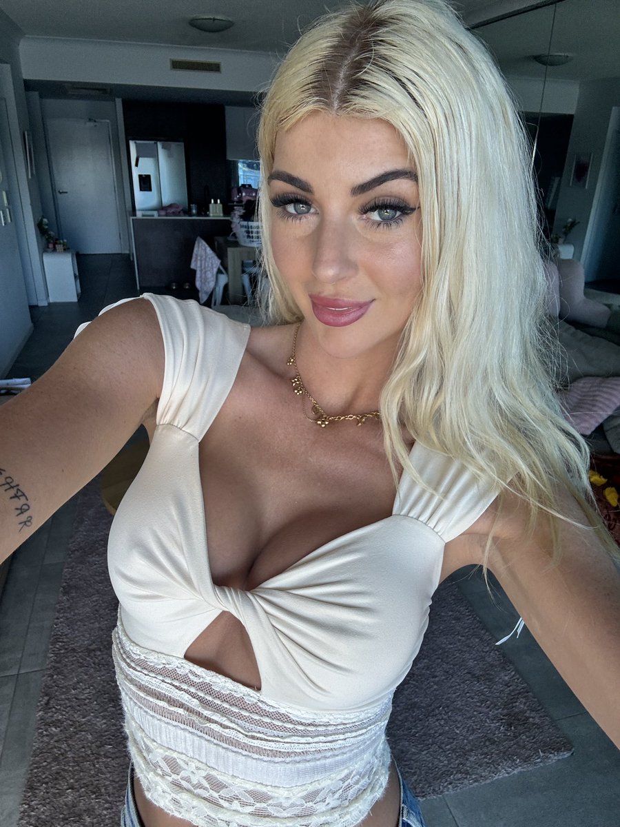 Charlotte Holt tweet media