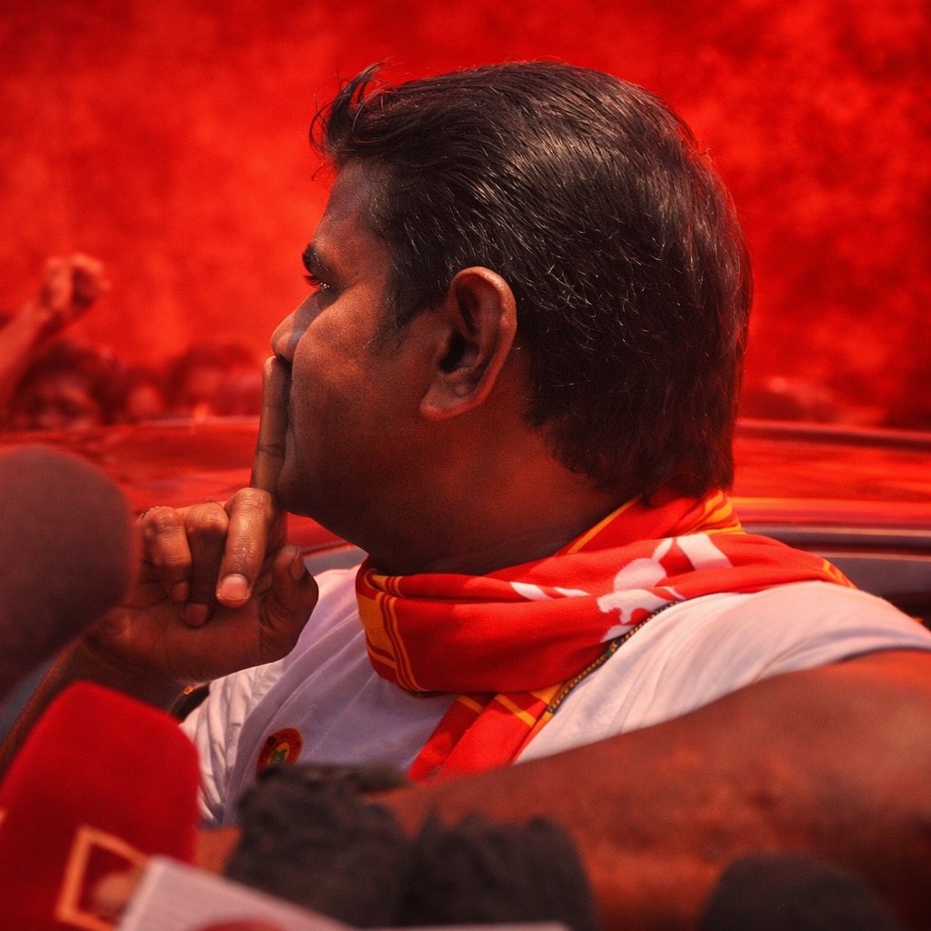 அதிமுக வை இந்த முறை 50% இடங்களில் நாம்தமிழர் முந்தும் 

அந்த கால்ப்புணர்ச்சியில் அவதூறு எழுதிட்டு இருக்கான்

பிரதர்ஸ் கூட சேர்ந்தனால இந்த பொய் பரப்புற பழக்கம் தொத்திக்கிச்சு போல 💦 

#நாம்தமிழர் காசு கொடுக்குறாங்கனா பச்சைப் புள்ள கூட நம்பாது டா