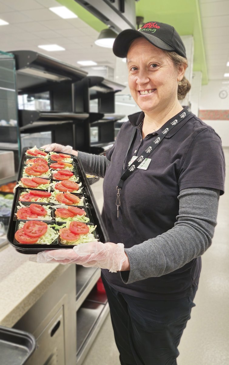 RedAppleDining's tweet image. It's time to pick a SIDE........ Tomatoes on your chicken sandwich: yes or no? 🍅😄

#FreshFood #FoodHeroes #BehindTheScenes #HealthyEats #FarmFresh