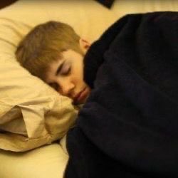 bblue98_'s tweet photo. Everyone losing their minds waiting for Swag Tour dates 

And Justin be like: https://t.co/7eZFnyg163