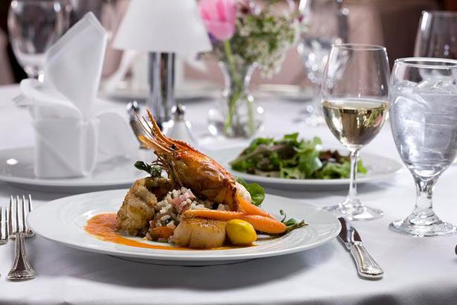 plaventoapp's tweet image. If you want a proper Sacramento food experience, The Firehouse Restaurant is one of those spots people remember.

 It mixes historic charm with seasonal California dishes in a quiet, refined setting.

plavento.com/blog-posts/f0b…

#FarmToFork #EatLocal #FoodLovers