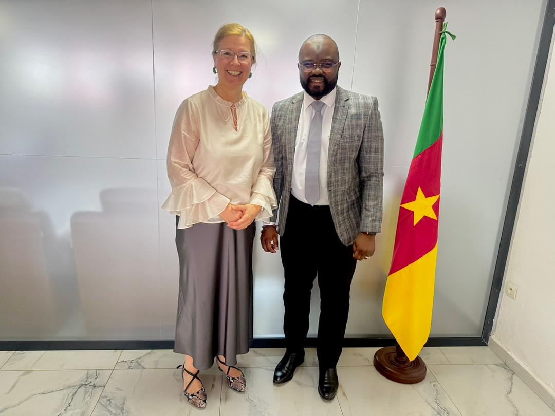 OIMCameroun's tweet image. @UNVolunteers Deputy Executive Coordinator @ChamberlainSDGs met @OIMCameroon Chief of Mission @diop_abdel to discuss #UNVolunteers’ role in migration support and community resilience.

With over 1 million internally displaced people, volunteer engagement is key.

#UNV #Migration