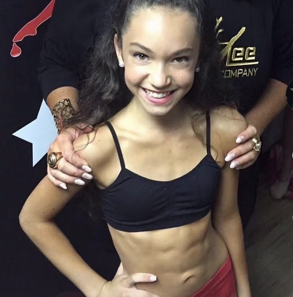 Rxeerfeer tweet media