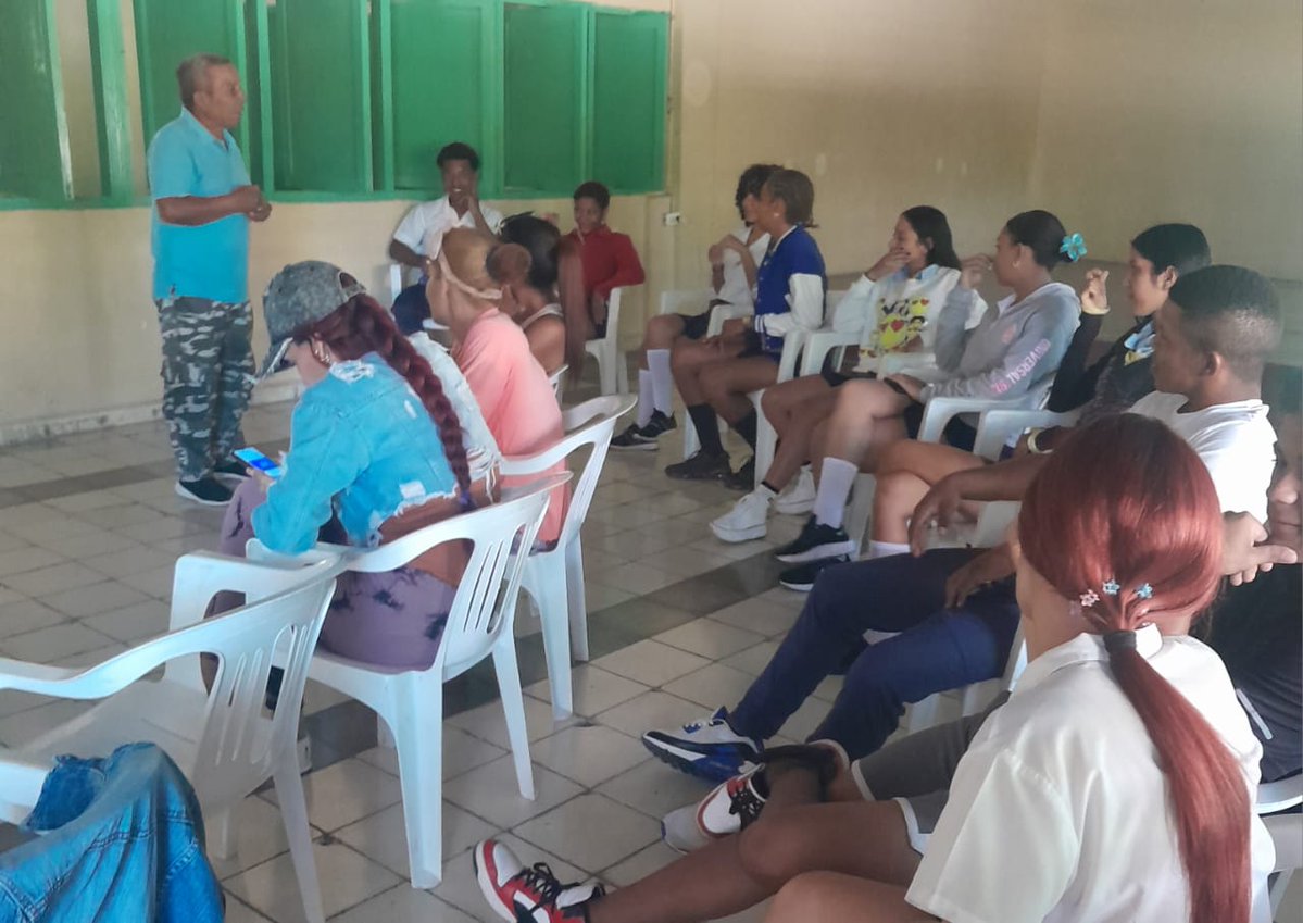 Donde la calle ofrece vacíos que llenar con humo, nosotros enseñamos a llenarlos con color, ritmo y palabra. Preparar a un instructor de arte es también preparar a un promotor de salud de primera línea.
 Juntos podemos "Di no a las Drogas."
#EducaciónPilón #MunicipioPilón