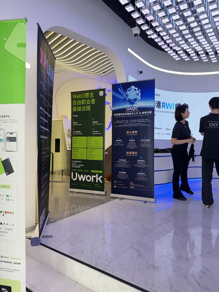 Uwork tweet media
