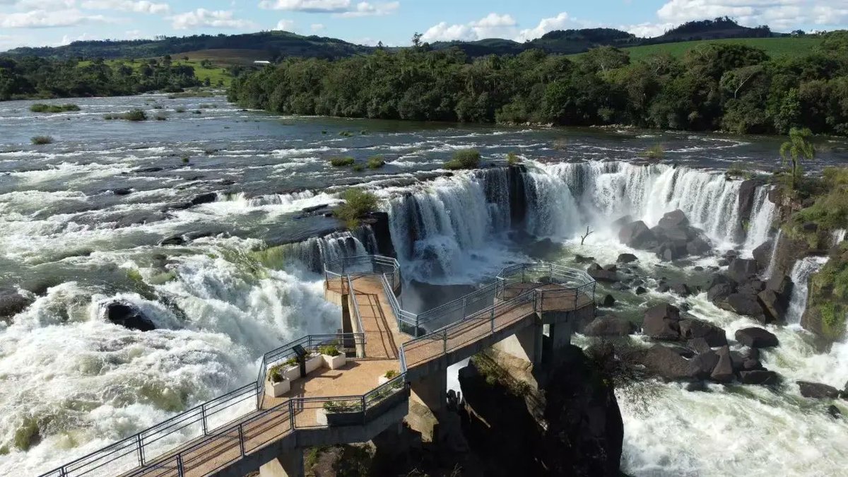 O município catarinense que tem uma “mini Cataratas do Iguaçu”: gazpovo.com/8g5QbLJu