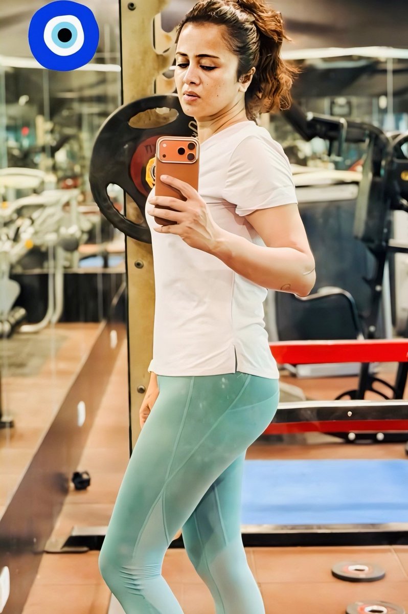 Leviathn01's tweet photo. anjana mami kundi 🥵 
nalla thuki katrale mami munda 🥵🍑 https://t.co/a1jNUOxMak