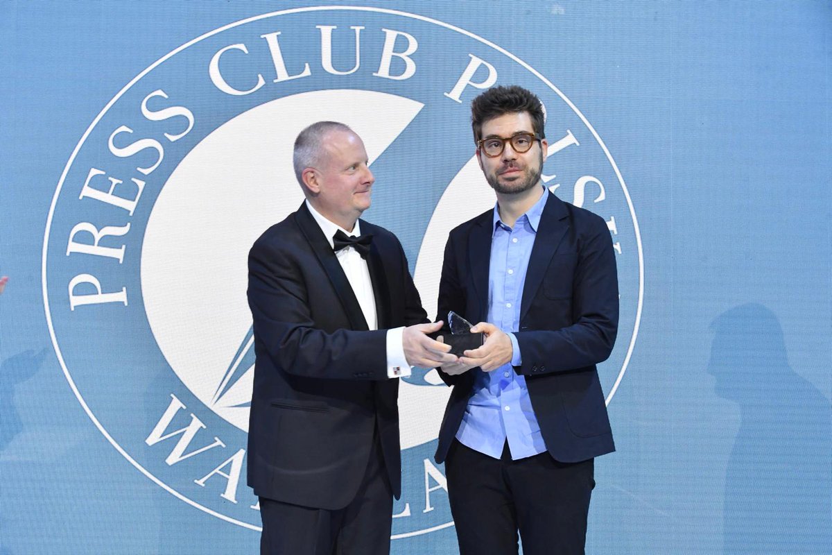PressClubPolska's tweet photo. Nagrodę Specjalną Press Club Polska otrzymał węgierski dziennikarz śledczy Szabolcs Panyi @panyiszabolcs. https://t.co/dYnV1Q6iLA