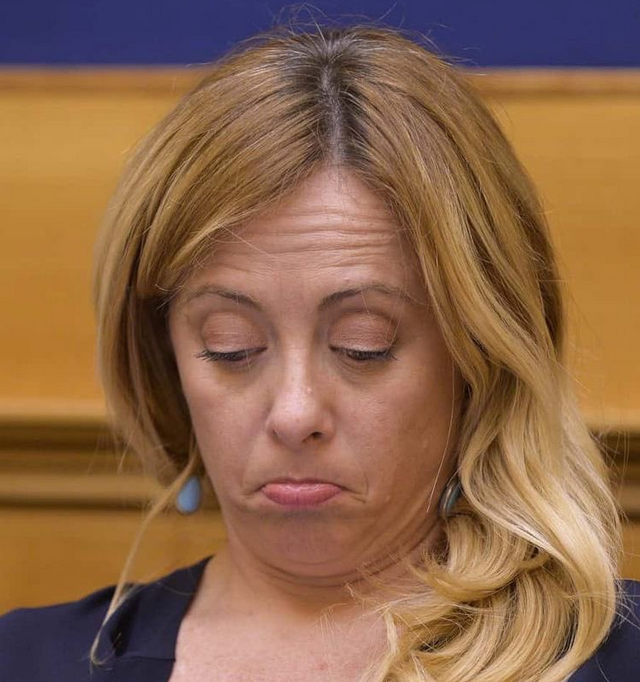 Sono inaccettabili le offese dei Russi, il paese dei cessi in orto! Ma ormai tutto il mondo ci sta umiliando e la colpa e' nostra, per avere permesso di diventare premier una incapace, politica dilettante allo sbaraglio. Anche la sinistra deve fare un mea culpa per le continue