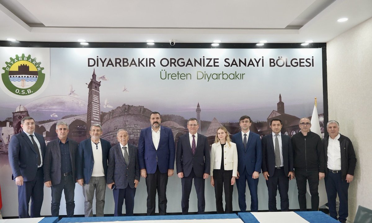 DiyarOSB's tweet photo. Rusya Federasyonu Türkiye Ticaret Temsilcisi Aidar Gaşigullin ve beraberindeki heyet, Organize Sanayi Bölgesi Yönetim Kurulu Başkanımız Mustafa Fidan ve Yönetim Kurulu Üyelerimizi ziyaret ettiler.

Gerçekleşen görüşmede Türkiye ile Rusya arasındaki ticari iş birliklerinin geliştirilmesi, karşılıklı yatırım fırsatlarının artırılması ve bölgemizin uluslararası ticarette daha etkin bir rol üstlenmesi konuları ele alındı. Organize Sanayi Bölgemizin sunduğu güçlü altyapı, üretim kapasitesi ve stratejik konum avantajları paylaşılırken, Rus yatırımcılar bölgemize yatırım yapmaya davet edildi.

Nazik ziyaretleri ve verimli görüşmeleri için Sayın Aidar Gaşigullin ve kıymetli heyetine teşekkür eder, Türkiye-Rusya ticari ilişkilerinin daha da güçlenerek artmasını temenni ederiz.