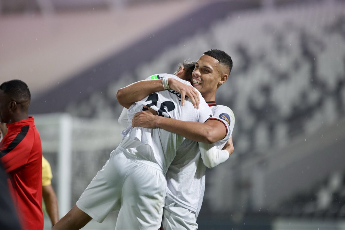 مدرج الرائد tweet media