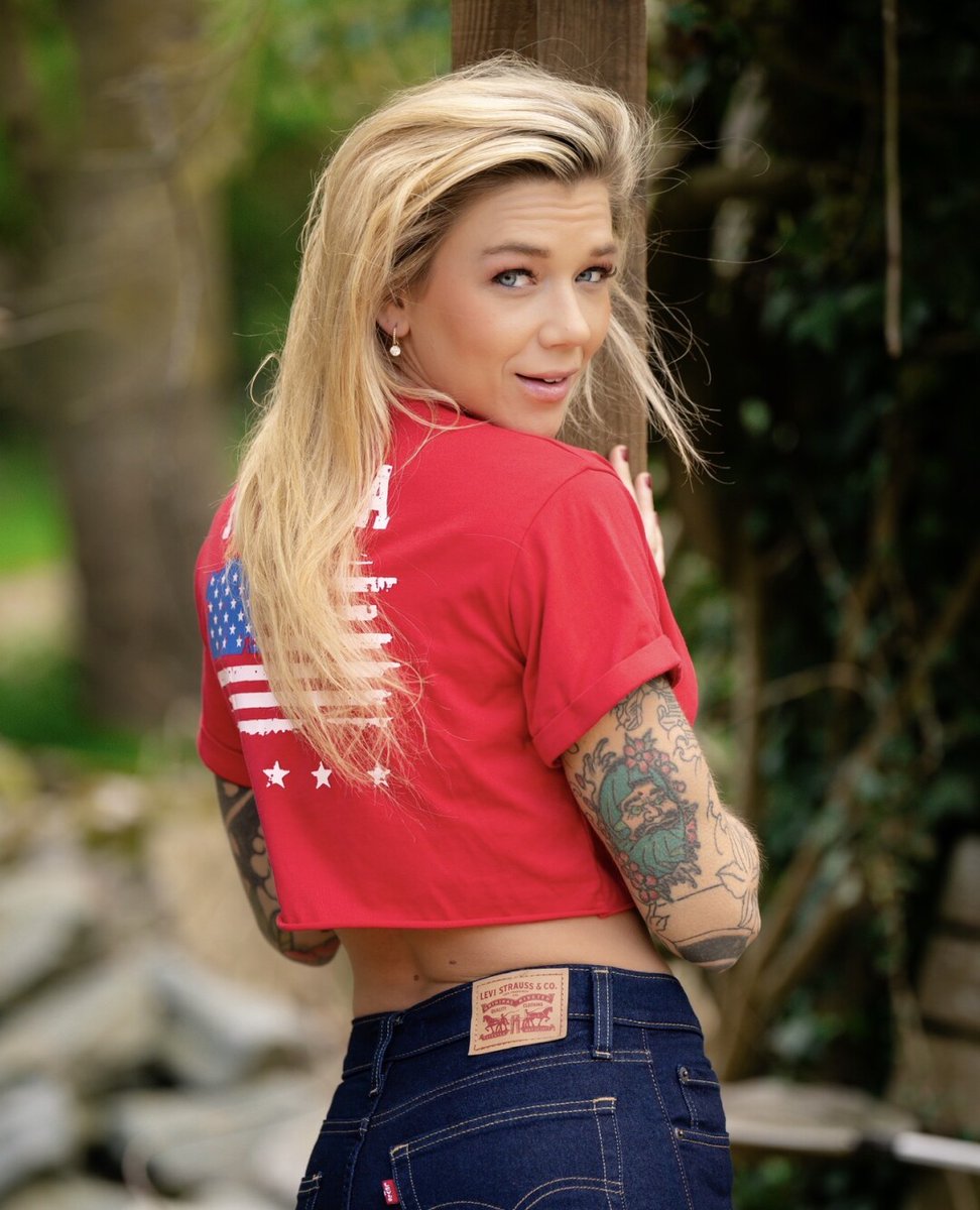 Ladyraeuk tweet media