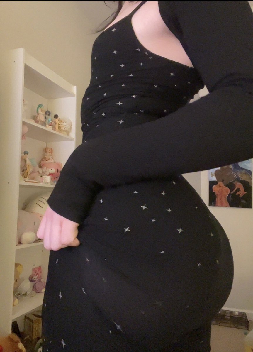 cyrus sleeps tweet media