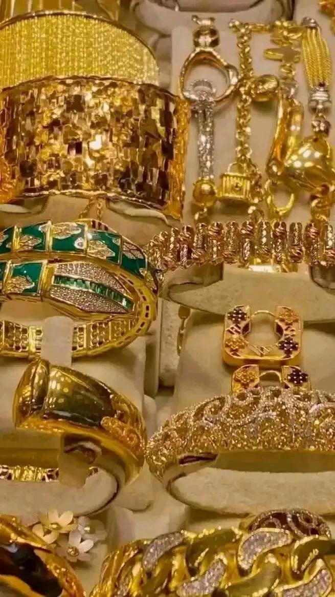 #مساء الخير 
أنا الأميرة  أميرة الذهب الحقيقية، من أصحاب المليارات.
سألتُ في المرة الأولى بلطف. ماذا يمكن أن يفعل لك مبلغ 650 ألف دولار؟ هذه فرصتك الأخيرة.
#التنظيم_الشيعي_السري_الارهابي 
#الحرب