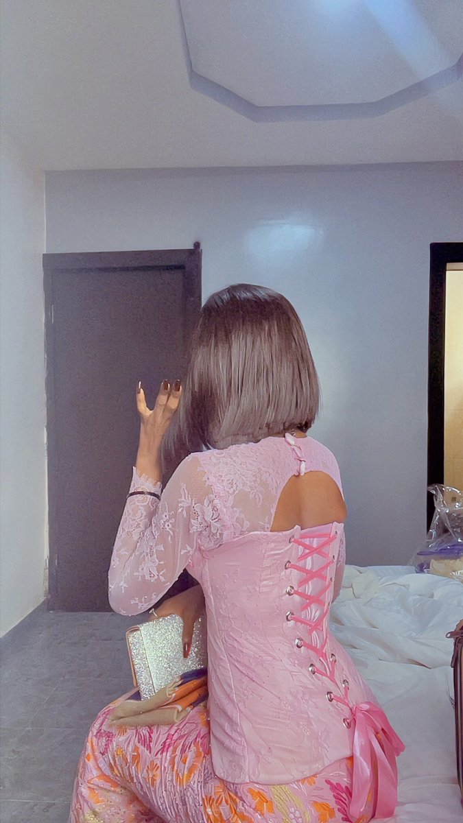 Ifenimofe_myine's tweet image. Just a petty girl in her prime 🌸✨

Styled by @adunnifashion

#WeddingGuest