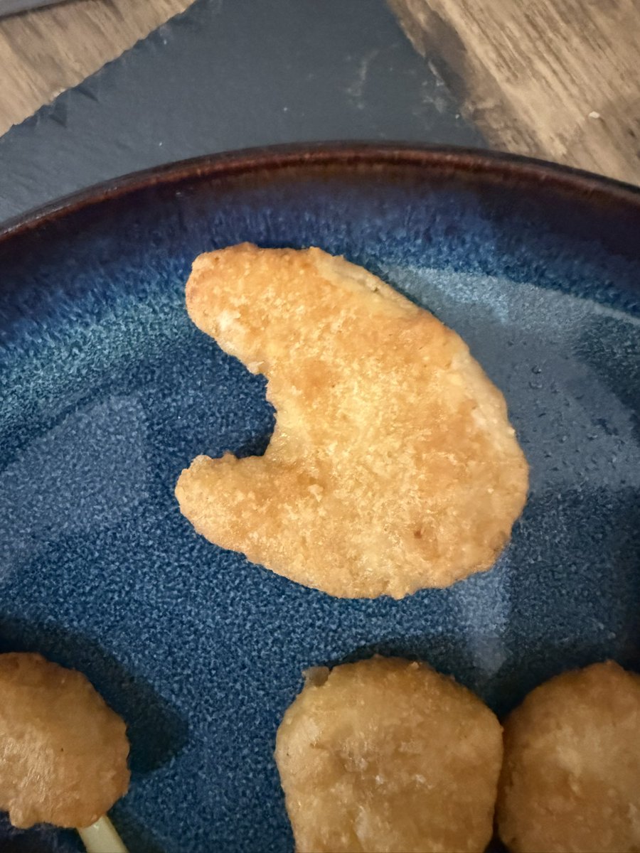 Nathanings's tweet image. I love this McNugget or chicken dipper for my daughters dinner @McLarenF1 @McLarenAuto @ALMcL65 #Speedmark 🧡🍗🏎️🧡 #FansLikeNoOther