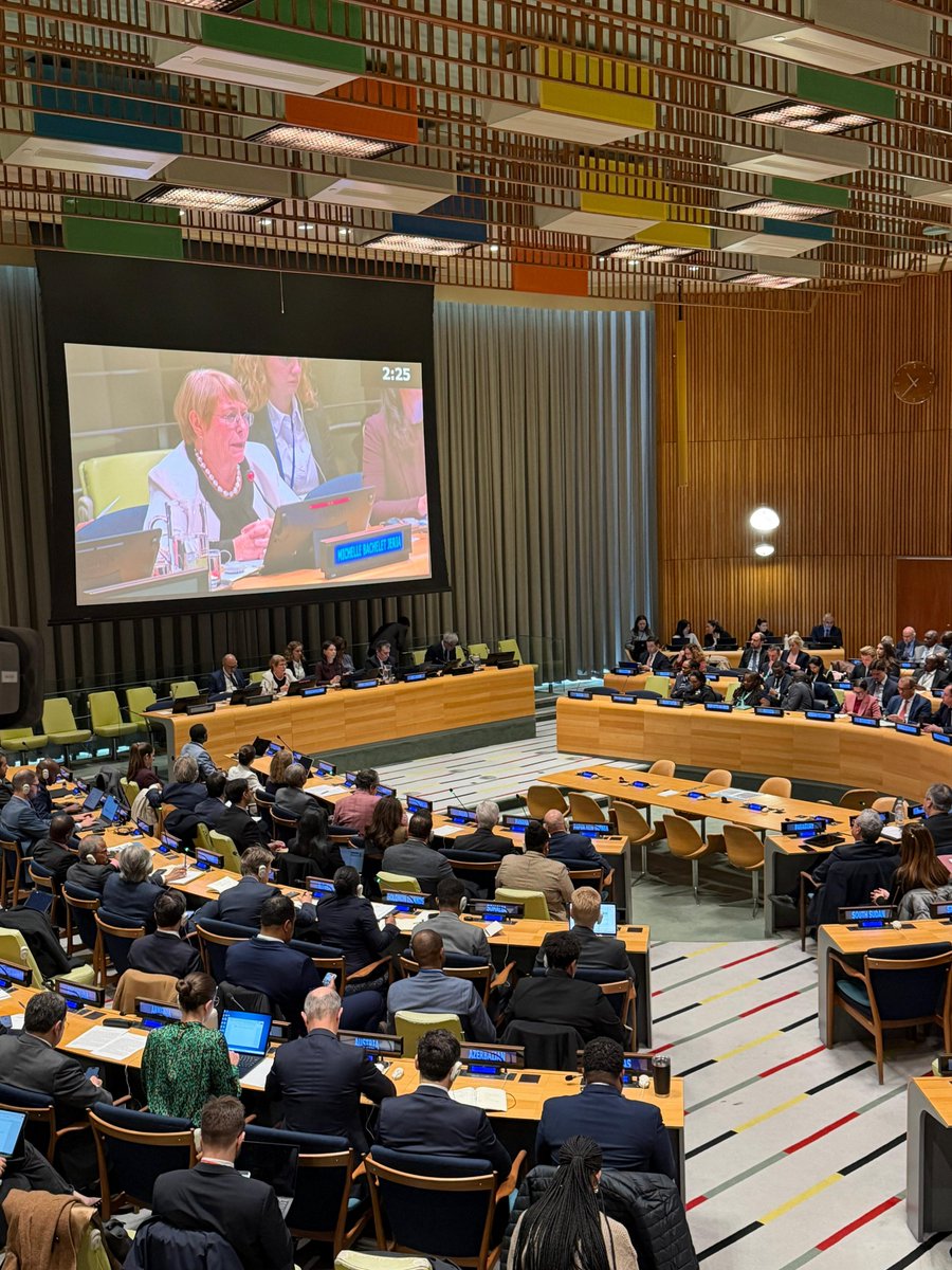 Gloria de la Fuente tweet media