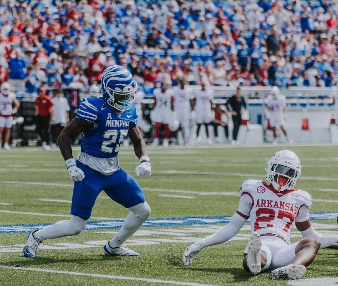 LW_TeamWB's tweet image. I'll just sit this here..... #bighit #1fan