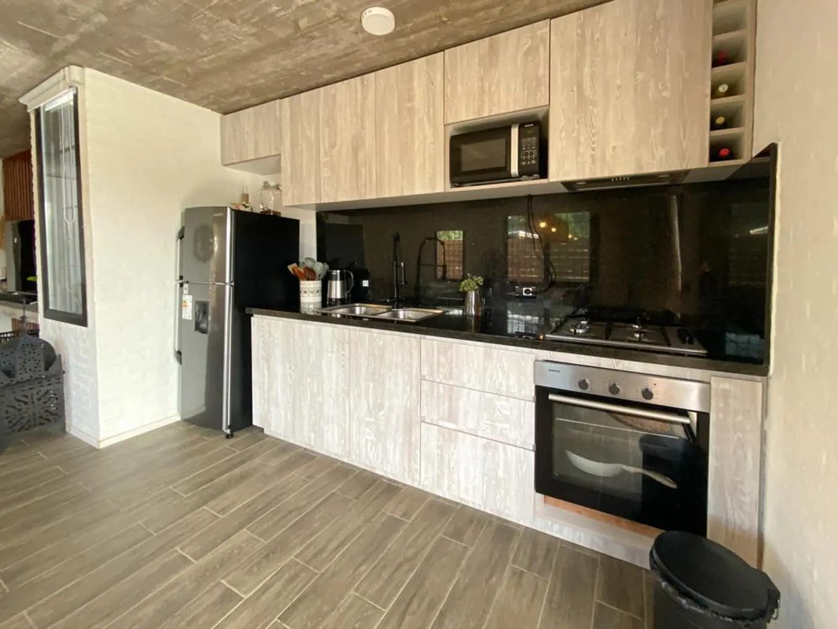 💣 BOMBA EN CONEXIÓN GANADERA

✔️Más de 200 mil dólares de inversores se habrían usado para comprar una casa en el balneario Punta Colorada.

✔️Dinero destinado a ganado terminó en un inmueble a nombre de un alto jerarca de la empresa, denunció el abogado Juan Pablo Decia.

✔️La