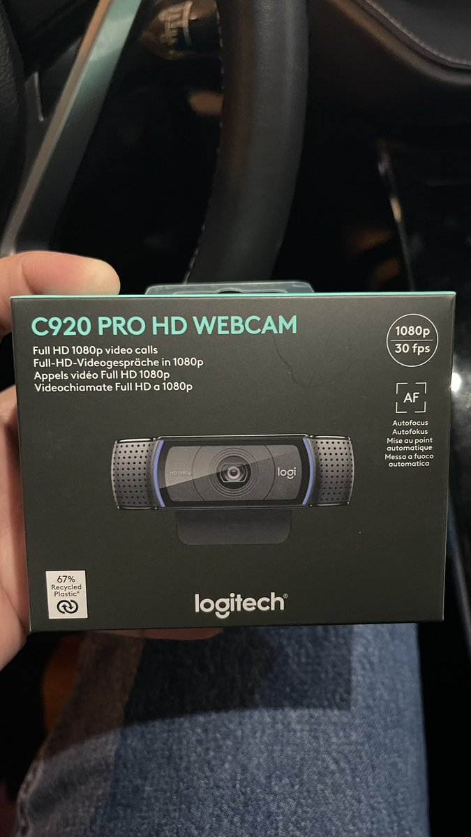 انا في شارع بن خلدون عشان اشتري كاميرا للكمبيوتر. ممكن احد يشرح لي ليش هالكاميرا لقيتها في كل المحلات بس كل محل سعر غير؟
محل يبيع ب٣٥ و محل يبيع ب٣٠ و محل ب٢٩ و محل ب ٢٧. اخر شي واحد عطاني اياها ب٢٤
فرق ١١ دينار بين اغلى و ارخص واحد 😅