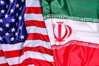 daobinhyen68's tweet photo. US-Iran peace talks via JD Vance's Pakistan trip POSTPONED amid rising tensions. Strait of Hormuz shipping HALTED, impacting global trade. Geopolitical risks intensify, demanding urgent diplomatic resolution. Oil prices could surge. https://t.co/g5G6rqDkX3