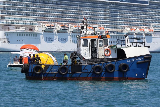 Shipguru's tweet photo. #sammutmarine #workboat #GOLD_FINDER during the #voomquest #powerboatracing at #grandharbourmalta -19.04.2026 -  https://t.co/nfgboxc3g3 - NO PHOTOS can be used or manipulated without our permission @VisitMalta https://t.co/0bVfGdKG9h