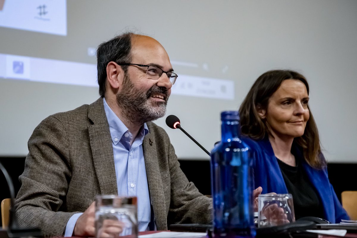 PSOETorrelavega's tweet photo. Gran éxito de participación en la charla de hoy de #MartesDeSalud en #Torrelavega: “Atención centrada en la persona. De la teoría a la práctica”.

El concejal de Sanidad @JoseLuisUrraca ha dado las gracias a las profesionales participantes y al público por hacerlo posible. https://t.co/yueIgfk7Jp