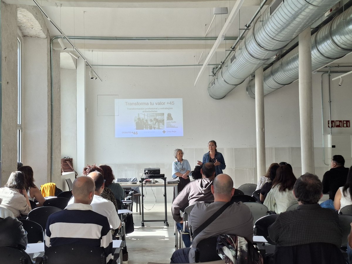 Ocupacio_MdR's tweet photo. 🧭Aquest matí la @laurarosillo ha dut a terme l'activitat "Transforma el teu valor +45", organitzada per @OcupacioCR amb la col·laboració de l'@AjMolinsdeRei  

🚀Sessió molt dinàmica per potenciar el talent: "La teva edat és la teva fortalesa"

#MolinsdeRei #Orientació #Formació https://t.co/PIdgMzANKz