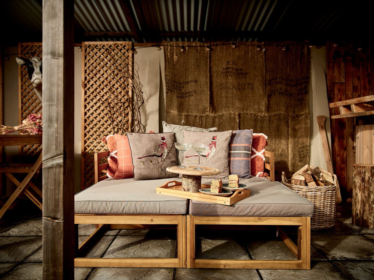 WeAcceptPets's tweet image. 🦉 Sleepy Owl Cosy Cowshed 🦉

Guests can step onto their private terrace, where a hot tub, daybed, and dining space provide the perfect setting to relax while taking in the stunning Devon backdrop. 🏡

Accepts 🐶
weacceptpets.co.uk/Devon/8969

#DevonEscape #CountrysideRetreat #HotTub