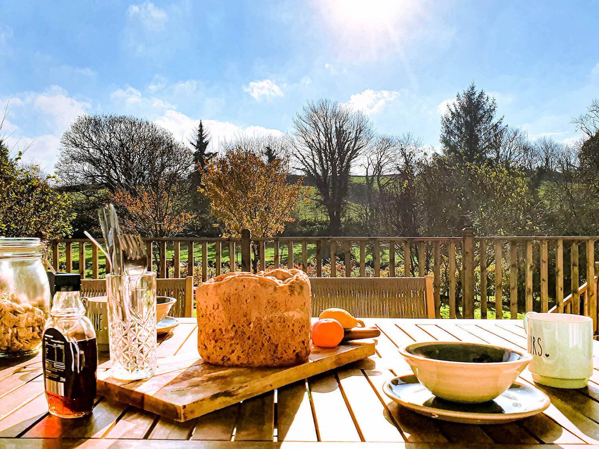 WeAcceptPets's tweet image. 🦉 Sleepy Owl Cosy Cowshed 🦉

Guests can step onto their private terrace, where a hot tub, daybed, and dining space provide the perfect setting to relax while taking in the stunning Devon backdrop. 🏡

Accepts 🐶
weacceptpets.co.uk/Devon/8969

#DevonEscape #CountrysideRetreat #HotTub