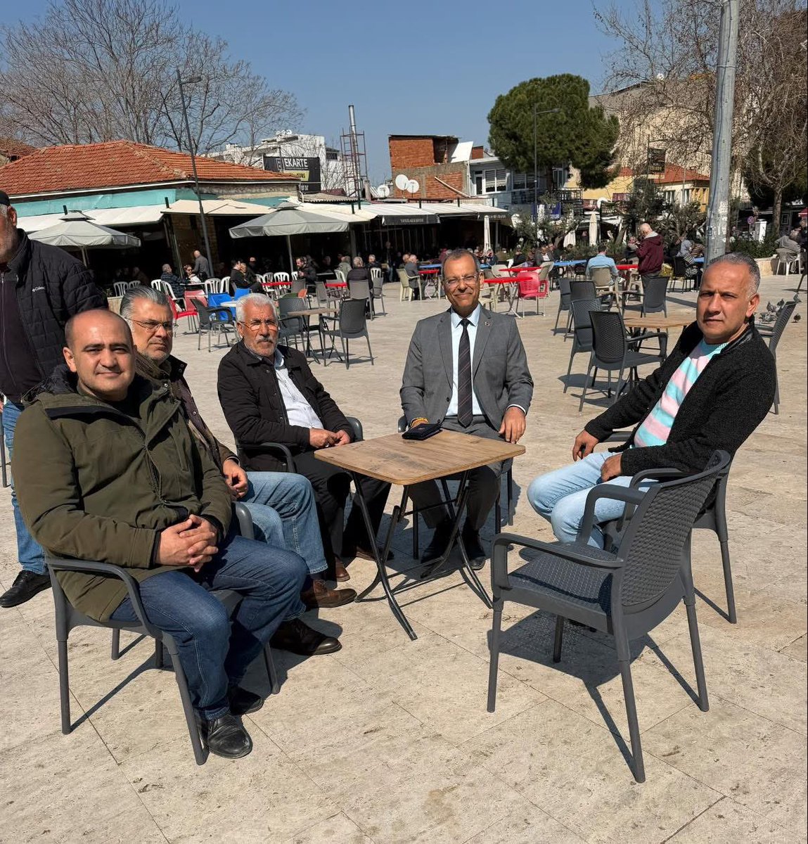 Gaziemirimizin gündemi Abdullah Arda Meydanında belirlenir. 🇹🇷🇹🇷🇹🇷